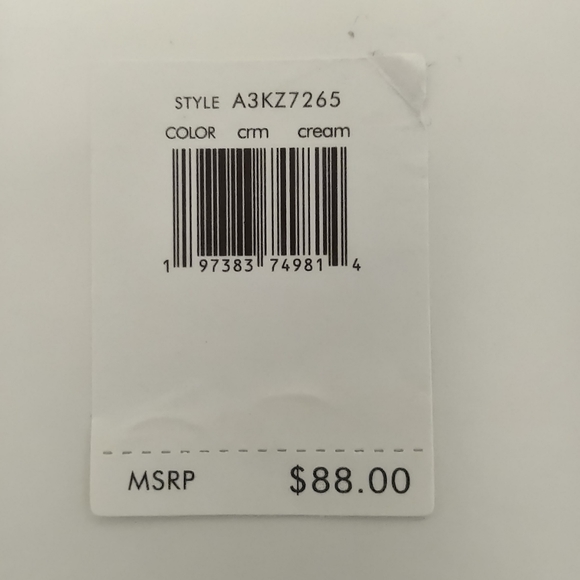 Calvin Klein Ladies White Hat/Scarf Gift Set, Fringe, Sequins, Metal CK Rings - Picture 13 of 13